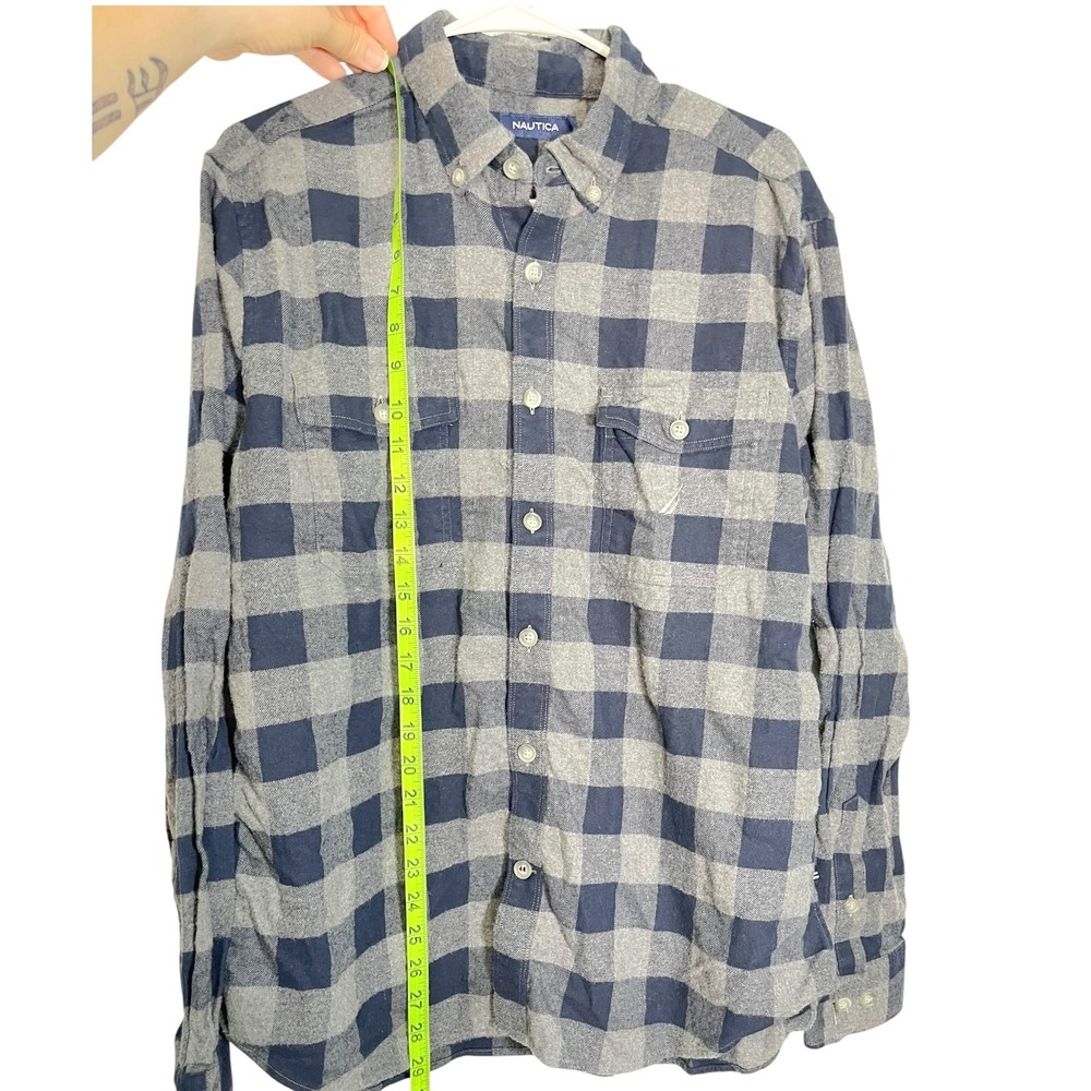 Nautica L Grey Navy Blue Flannel Shirt Buffalo Check Plaid Button Down Preppy - Picture 4 of 9